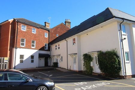 Gable End, Victoria Road, Aldershot, GU11 - Photo 5