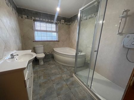 15 Killycavan Court, Killyman, Dungannon, Co Tyrone, BT71 6XP - Photo 2