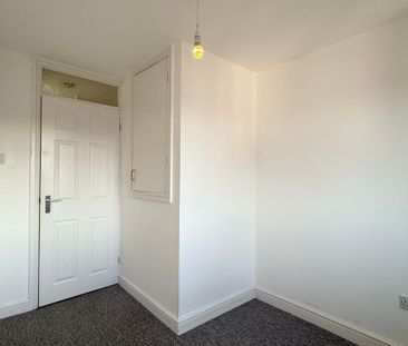 Barrington Close, Taunton - Photo 4