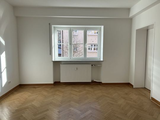 Sanierte Altbauwohnung im Niebelungenviertel - Photo 1