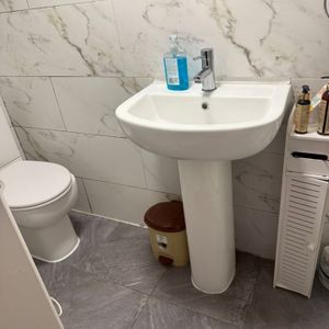 Studio Flat, Bronte Close, IG2 - Photo 2