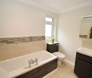 4 bedroom detached house to rent - Photo 6