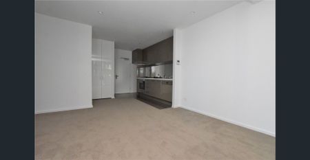 Spacious and bright apartment with study - Photo 4