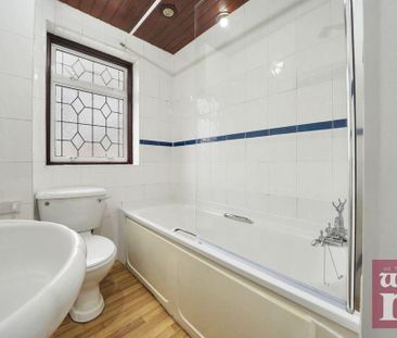 3 bedroom flat to rent - Photo 6