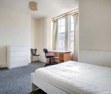 4 bedroom terraced house to rent - Photo 4