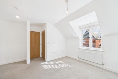 3 bedroom semi-detached house to rent - Photo 4