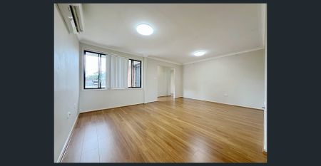 Uniting stylish 3 bedrooms with wardrobes, floorboards, air-conditioning, and a single carport. - Photo 2