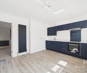 3 bedroom end of terrace house to rent - Photo 5