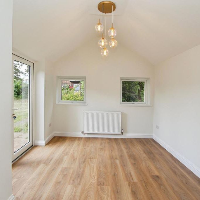2 bedroom bungalow to rent - Photo 1