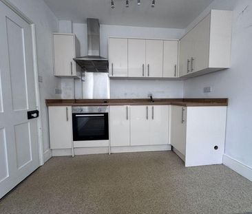 3 bedroom maisonette to rent - Photo 2