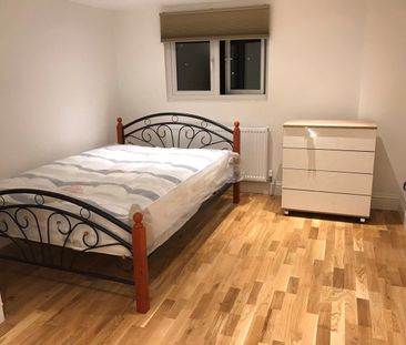Room in a Shared House, Friern Road, SE22 - Photo 2