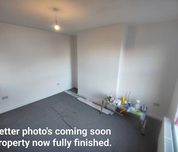 4 Bed Terraced House, Oakley Grove, LS11 - Photo 2