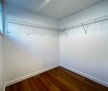 Logement de 2 chambres entièrement rénové sur deux étages - Photo 4