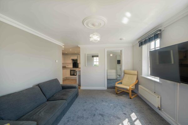 42, Phoenix Boulevard - Photo 1