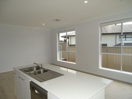3 Jade Close, Mount Barker SA 5251 - House For Rent - $620 | Domain - Photo 4