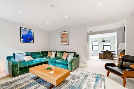 Stunning 3-Bedroom Townhouse in the Heart of Clifton Village - Photo 4