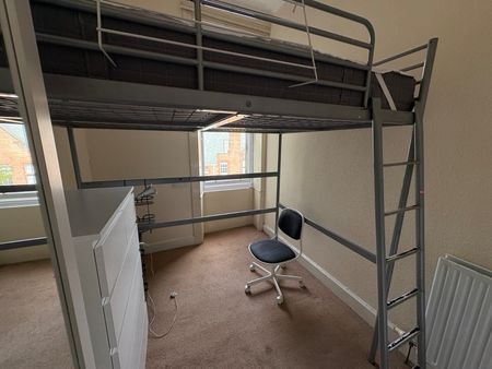 4 bedroom apartment to rent - Photo 2