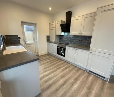 2 bedroom semi-detached bungalow to rent - Photo 6