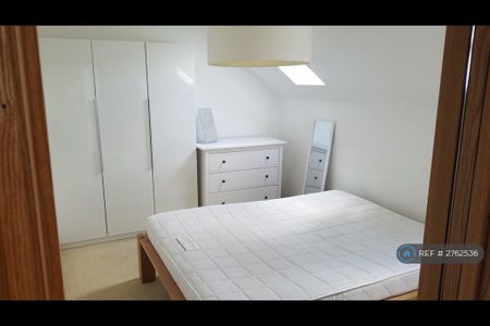 1 bedroom in a house share to rent - Photo 3