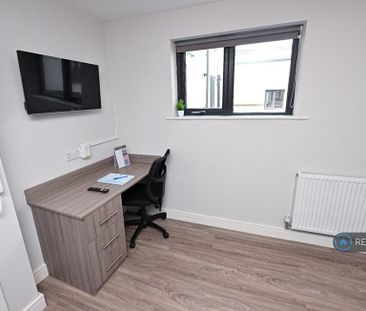 1 bedroom in a house share to rent - Photo 3