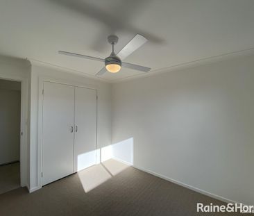 Spacious 4 Bedroom Family Home in Ideal Location! - Photo 4