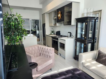 For Lease - 395 Dundas Street Unit# 114, Oakville, Ontario - Photo 2