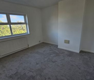 3 bed Semi-Detached - To Let - Photo 6