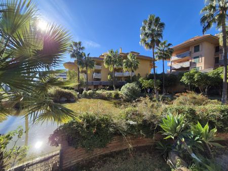 941393 - Atico - Penthouse for rent El Higuerón, Fuengirola, Málaga, Spain - Photo 5