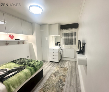 1 bedroom in a house share to rent - Photo 2