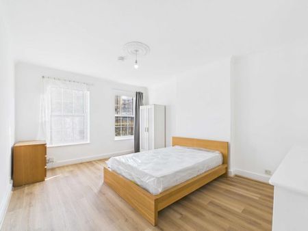 3 bedroom flat to rent - Photo 3