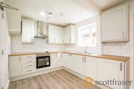 3 bedroom terraced house to rent - Photo 5