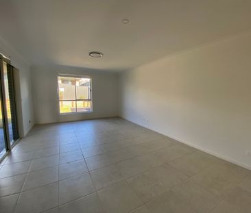 3 BEDROOM HOME! - Photo 4