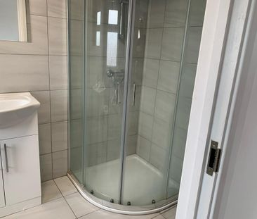 Room in a Shared House, Crest Road, NW2 - Photo 6