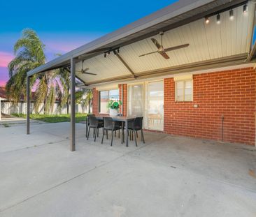 Family Living in Prime Huntingdale Location - $800 per week - Photo 4