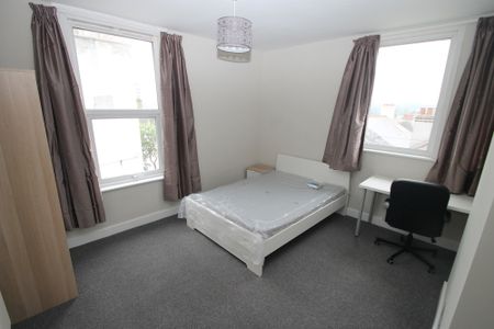 2 Bedroom | Flat 2, 78 North Road East, PL4 6AN - Photo 4