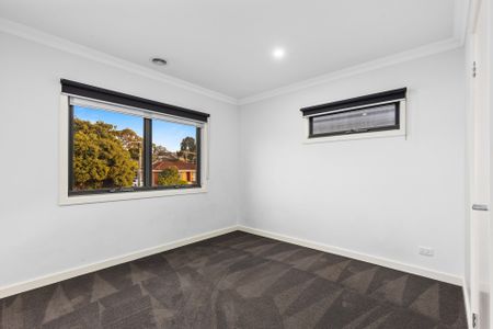 Spacious Home - Great Location! - Photo 3