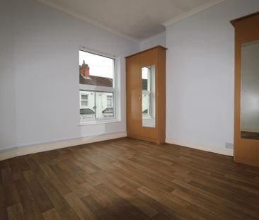 2 bedroom end of terrace house to rent - Photo 5