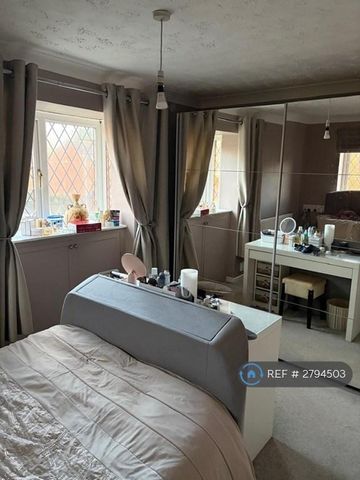 2 bedroom end of terrace house to rent - Photo 3