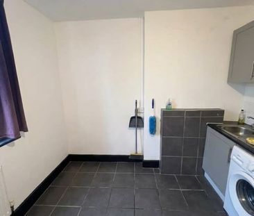 1 Bed Flat, High Road, NW10 - Photo 4