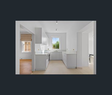 Cozy 2-Bedroom Home in Vibrant Leichhardt - Photo 3