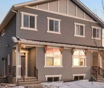 Modern 2-Bedroom, 2-Bath Home in Desirable Hotchkiss, Calgary | Cal... - Photo 1