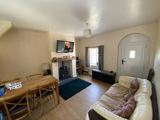 2 bedroom cottage to rent - Photo 1