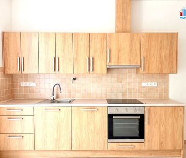 Pronájem bytu 2+1 80 m² - Fotografie 2