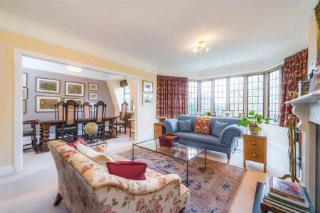 3 bedroom flat to rent - Photo 2