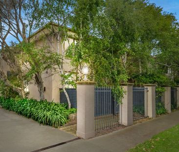 STYLISH, BRIGHT & CONTEMPORARY BAYSIDE LIVING - Photo 6