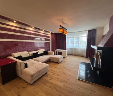 Apartament spatios si complet renovat - Fotografie 2