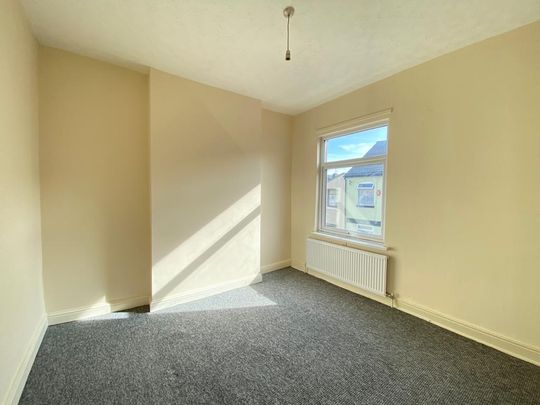 2 bedroom house to rent Plant Street, ST3 - Photo 1