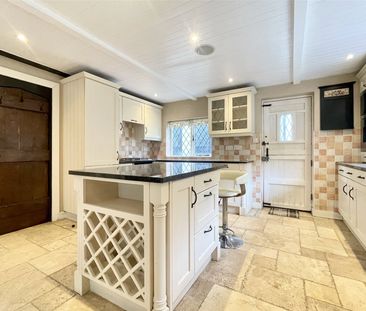 Cattlegate Road, Crews Hill - Photo 1
