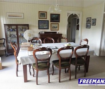 4 Bedroom, 2 Bathroom Home on 1,399 m² Block - Photo 4