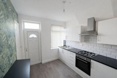 2 bedroom terraced house to rent - Photo 3
